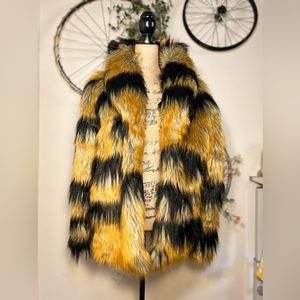 Faux fur coat by Topshop🦁